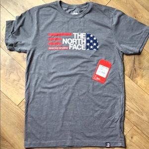 New! Men’s The North Face Slim Fit Tee